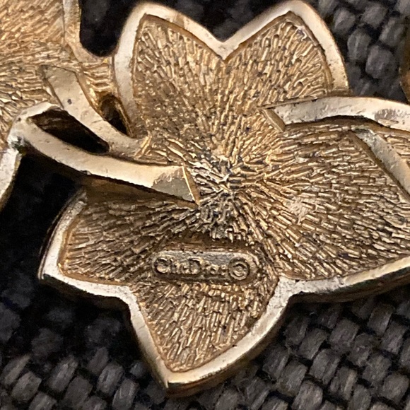 CHRISTIAN DIOR RARE Gold Leaf Collar Necklace - Picture 3 of 4